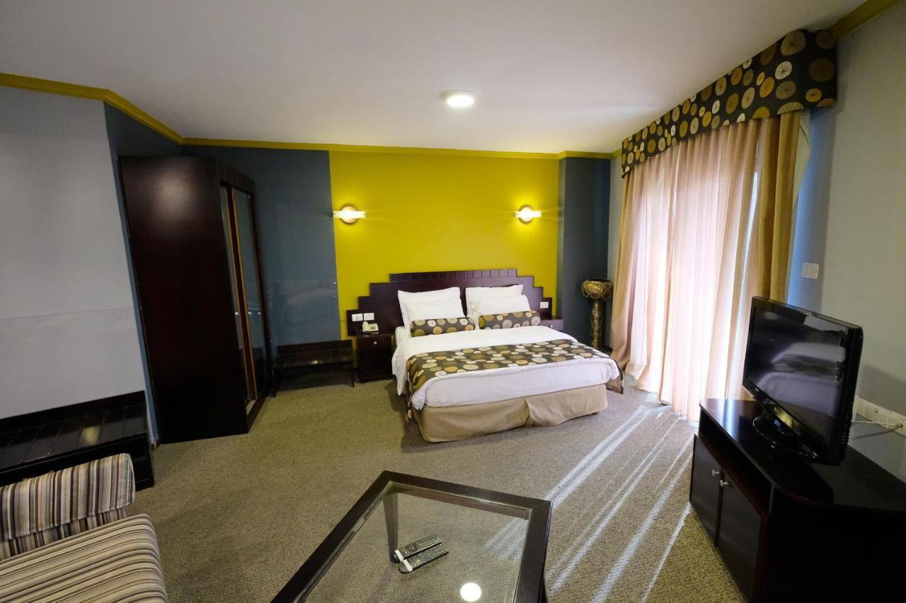 Royal Court Hotel ラマッラ エクステリア 写真