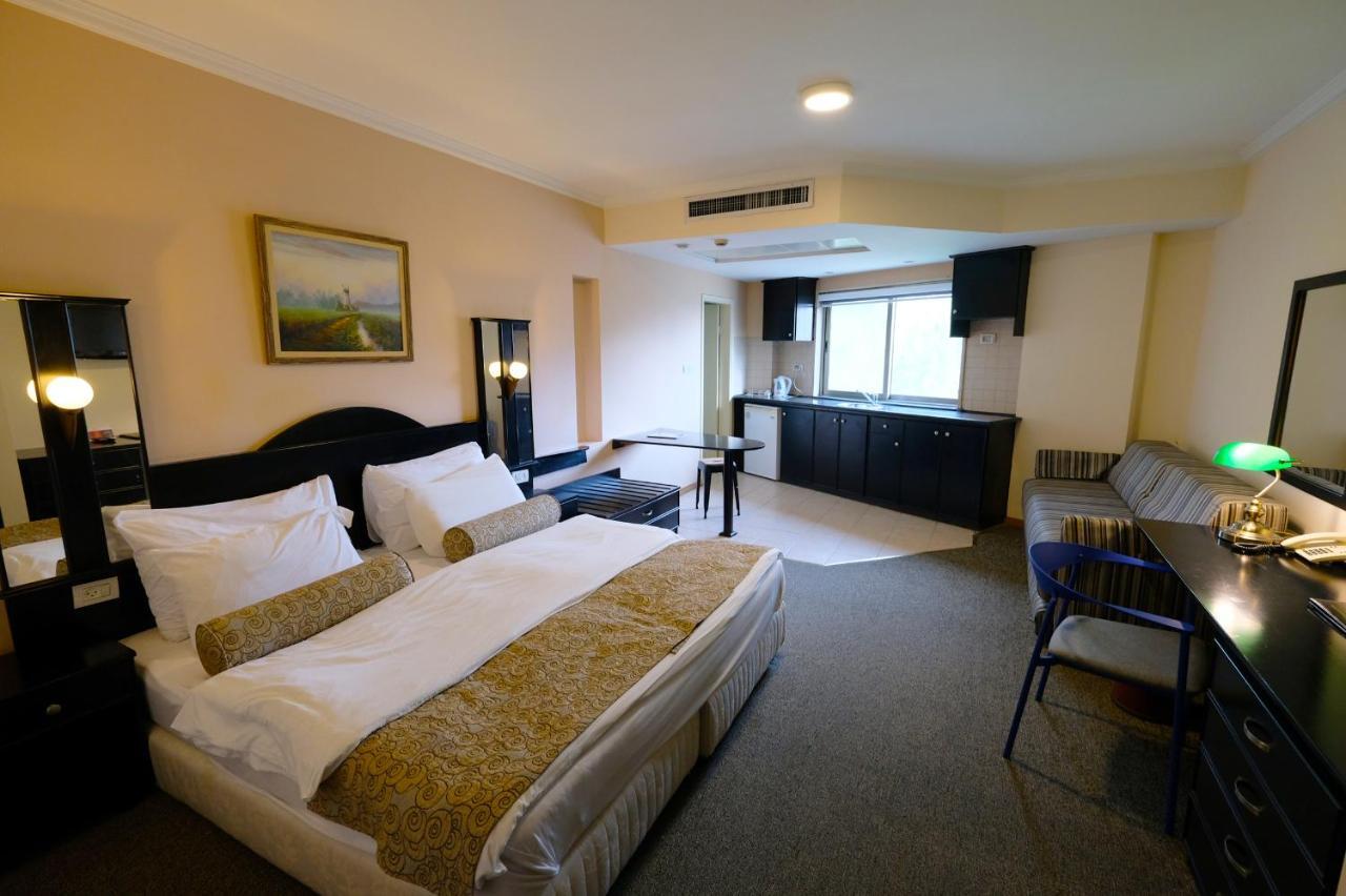 Royal Court Hotel ラマッラ エクステリア 写真