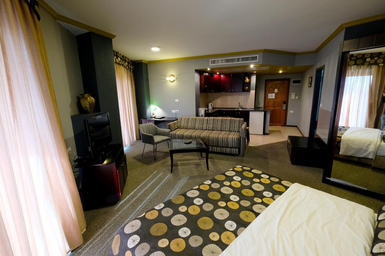 Royal Court Hotel ラマッラ エクステリア 写真
