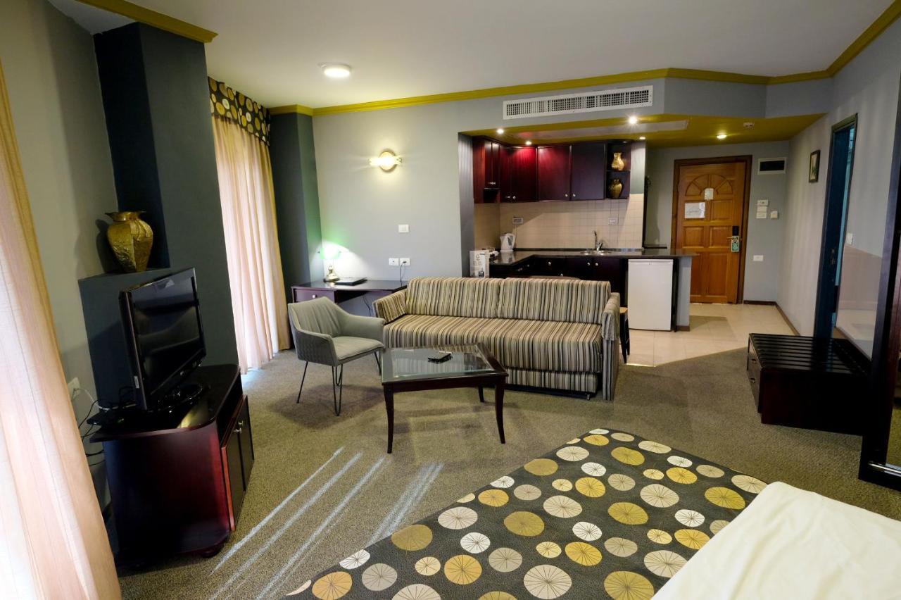 Royal Court Hotel ラマッラ エクステリア 写真