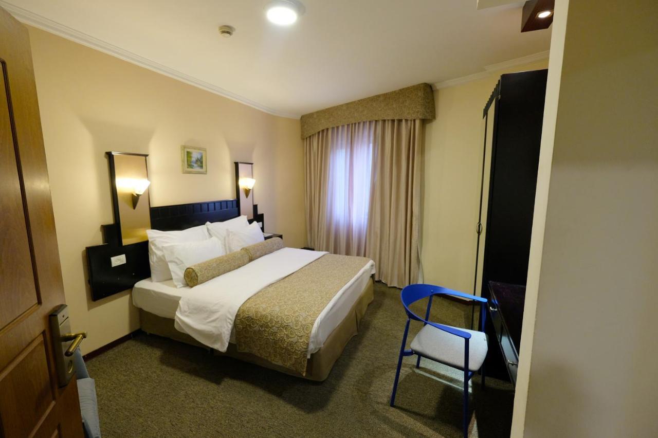 Royal Court Hotel ラマッラ エクステリア 写真
