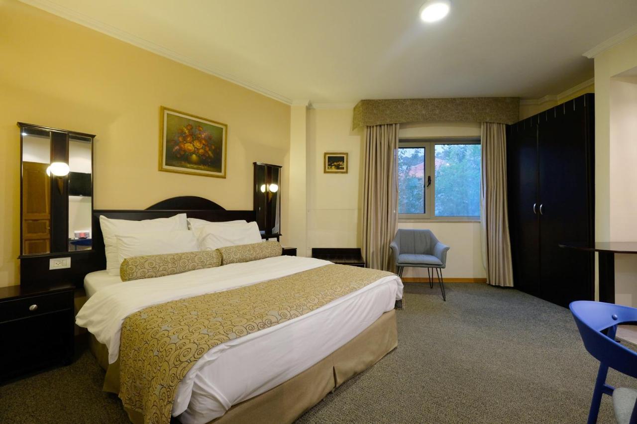 Royal Court Hotel ラマッラ エクステリア 写真