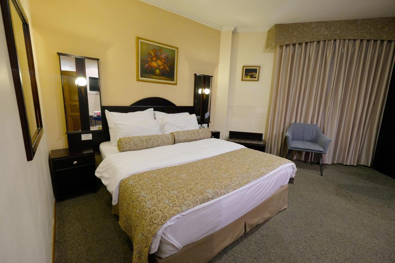 Royal Court Hotel ラマッラ エクステリア 写真