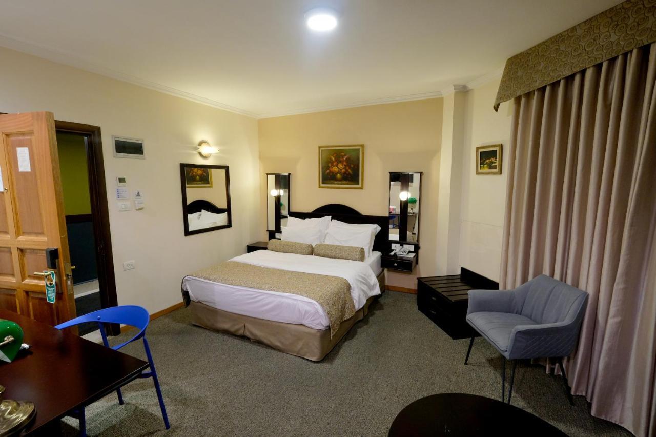 Royal Court Hotel ラマッラ エクステリア 写真